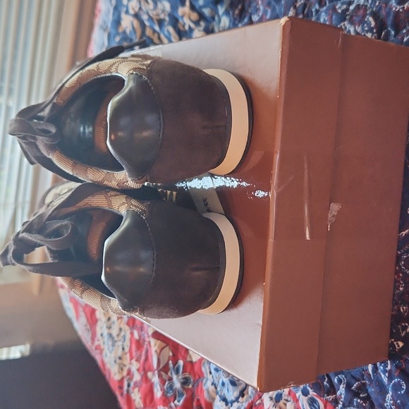 Women's Coach Sneakers - Picture 5 of 9